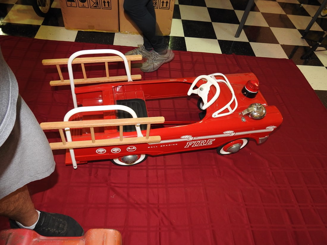 Limited Edition Fire Chief No. 5 Pedal Car - 5
