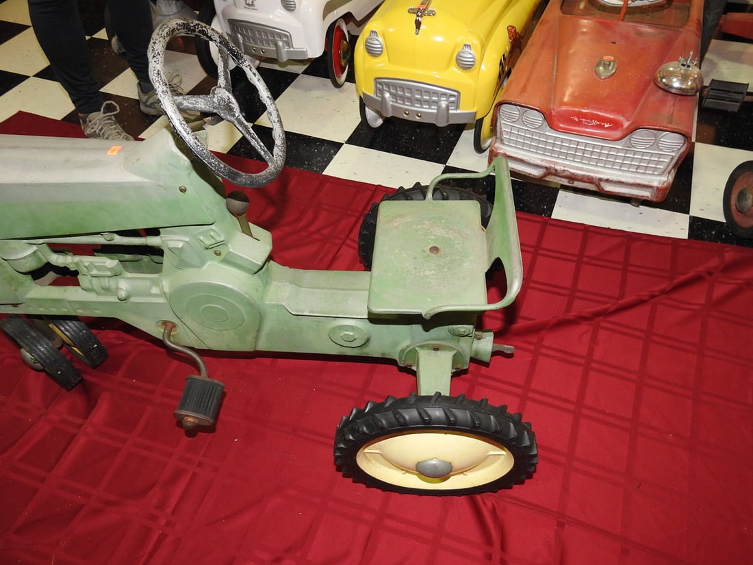 John Deere Model 60 Large Pedal Tractor - 5