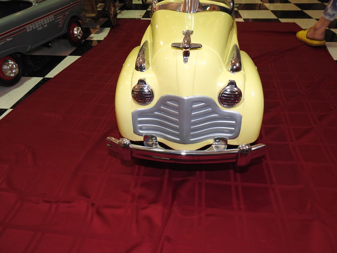 Restored 1941 Steelcraft Buick Pedal Car - 3