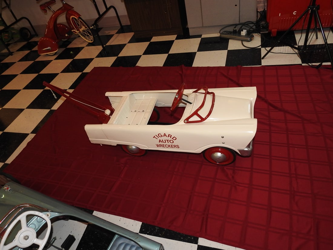 Restored Murray Tigard Auto Wreckers Pedal Tow Car - 5