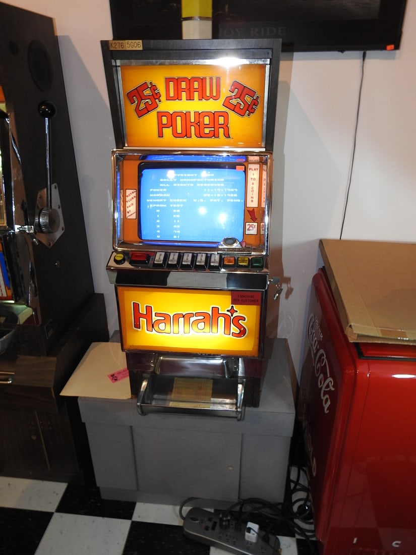 Harrah's Slot Machine / Gaming Cabinet (1 of 10)