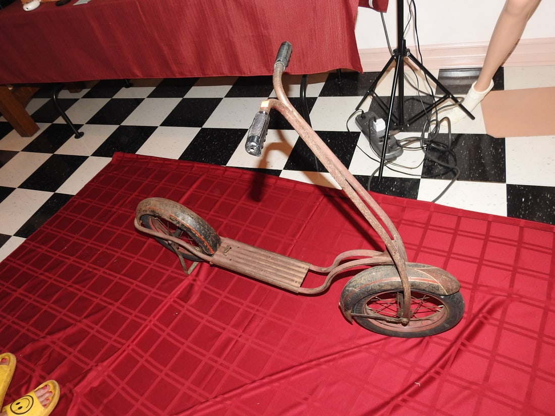 Vintage Red Kick Scooter - 4