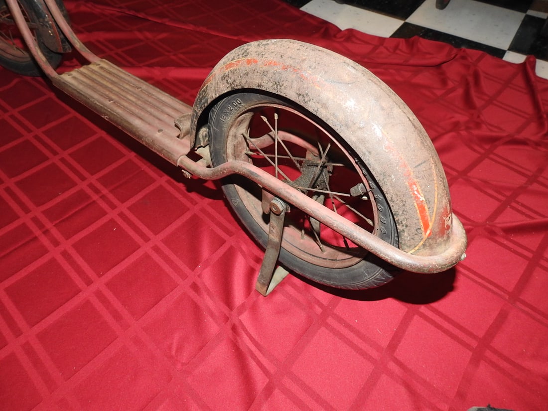 Vintage Red Kick Scooter - 7