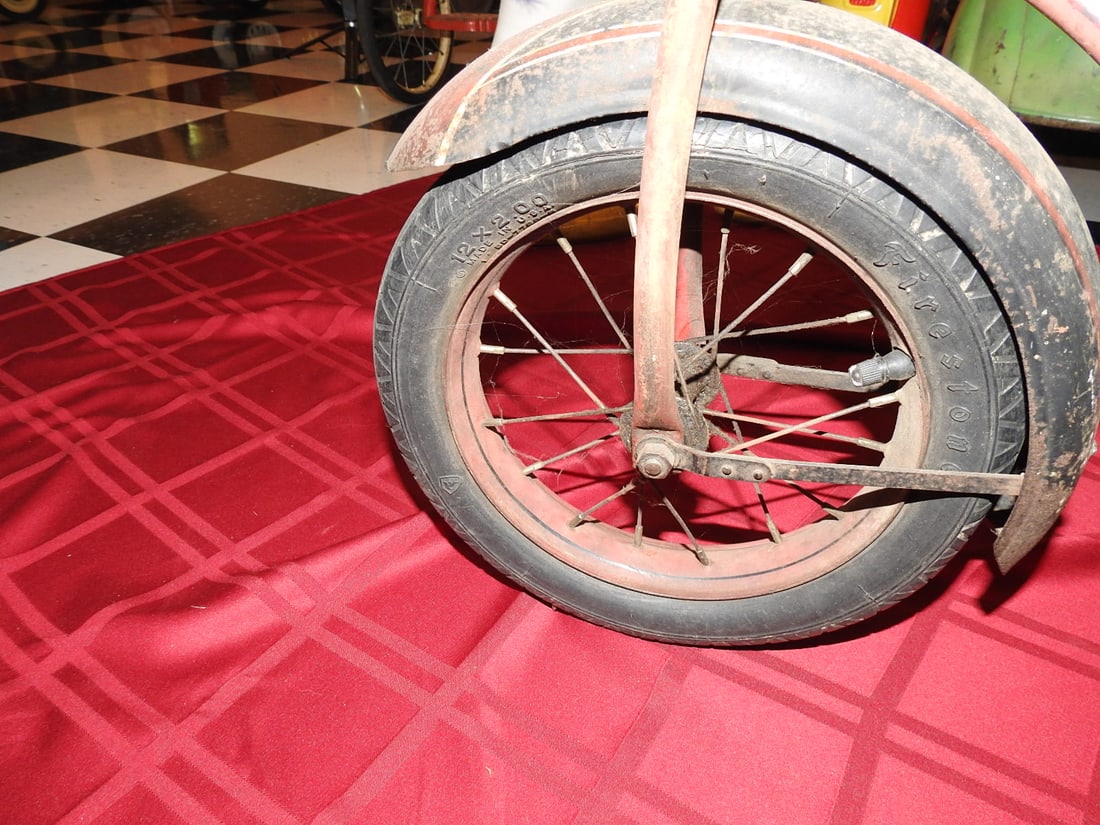 Vintage Red Kick Scooter - 8