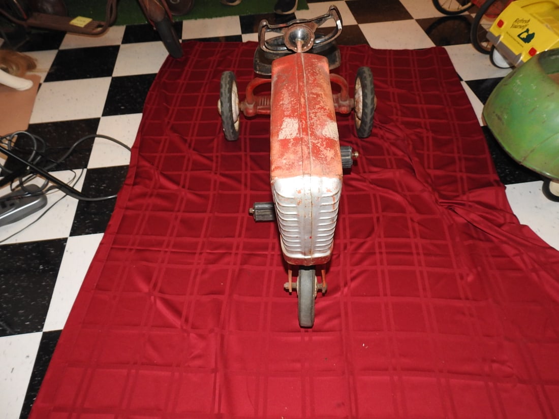 Murray / Sears Red Pedal Tractor - 2