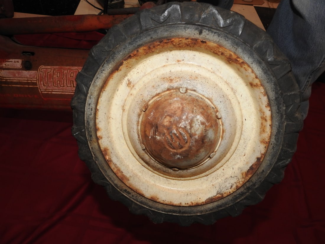 Murray / Sears Red Pedal Tractor - 7