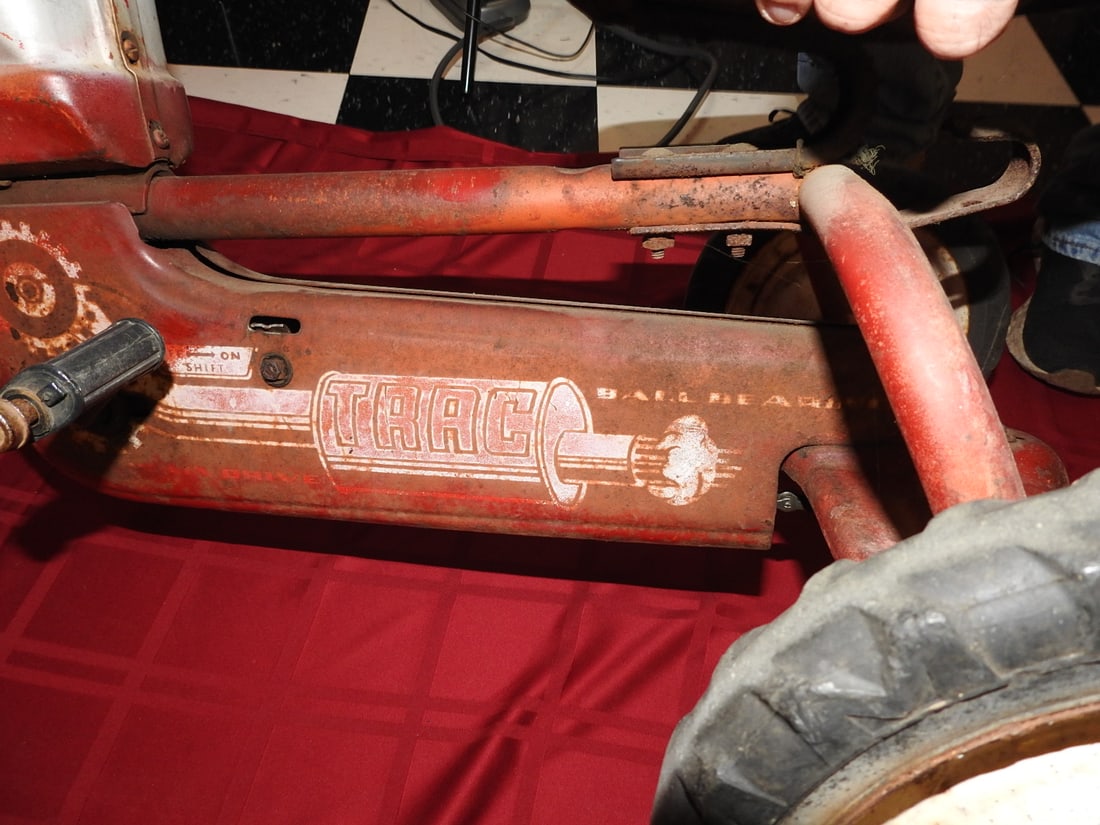 Murray / Sears Red Pedal Tractor - 8
