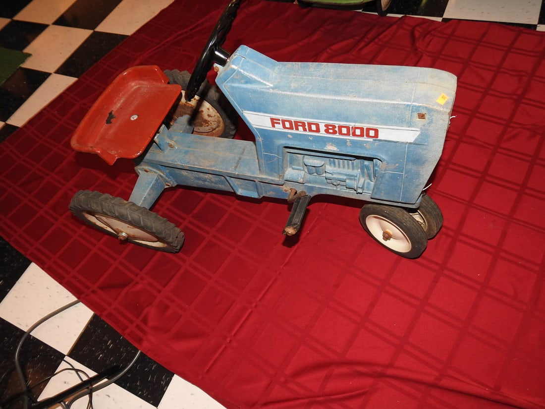 Ford 8000 Pedal Tractor (1 of 8)
