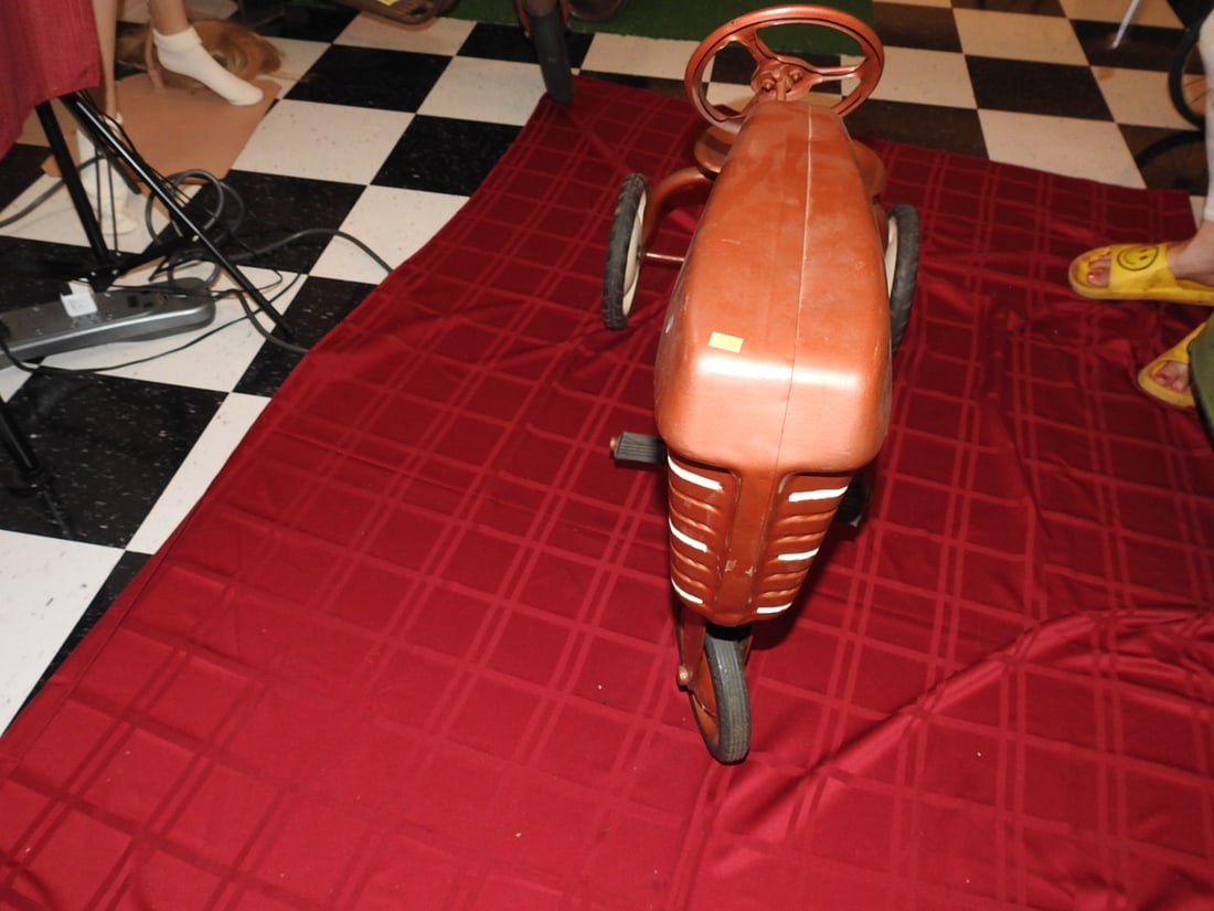 Vintage John Deere Pedal Tractor - 2