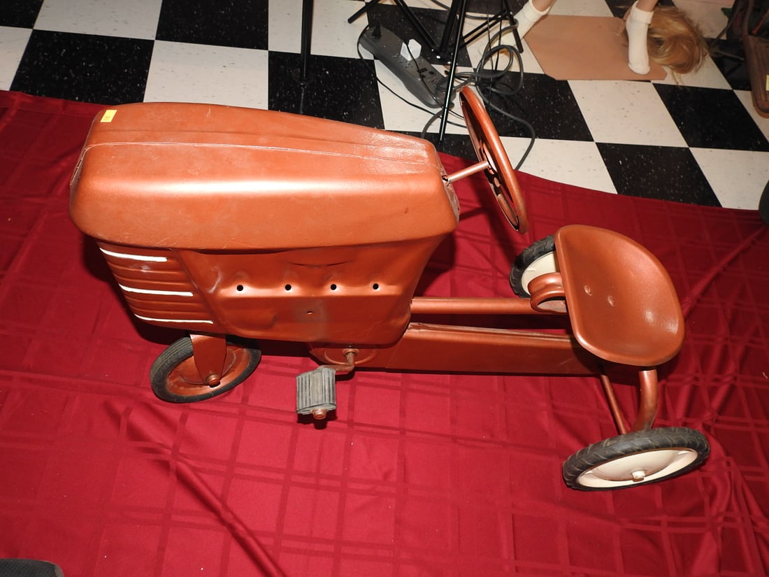 Vintage John Deere Pedal Tractor - 3