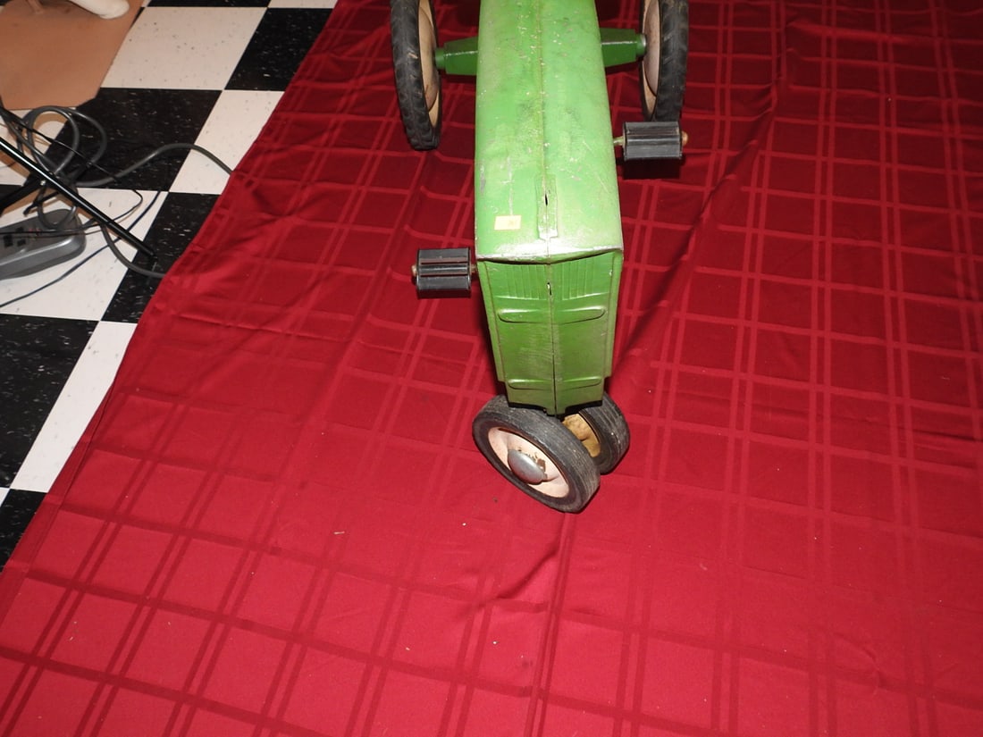 John Deere 20 Pedal Tractor - 2