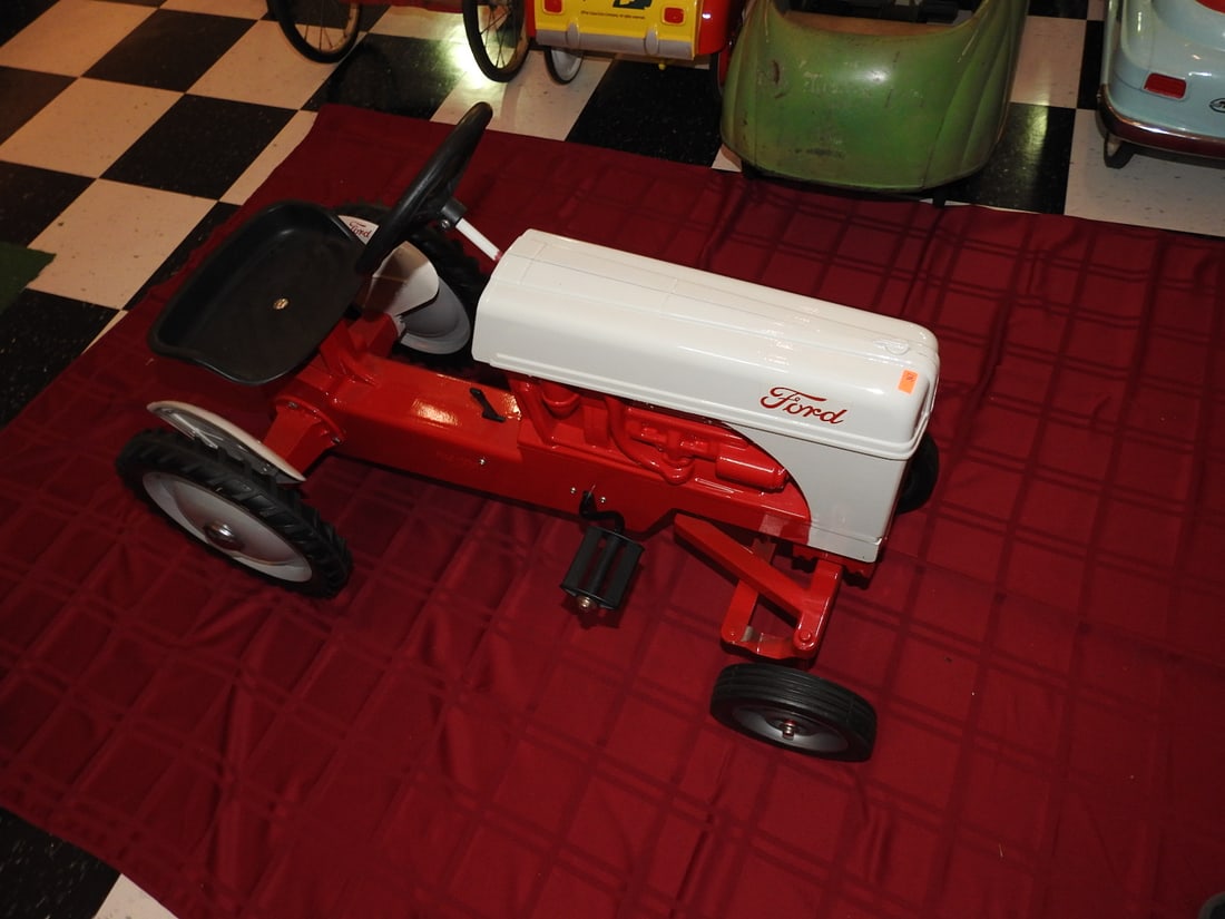 New Ford Pedal Tractor (1 of 6)