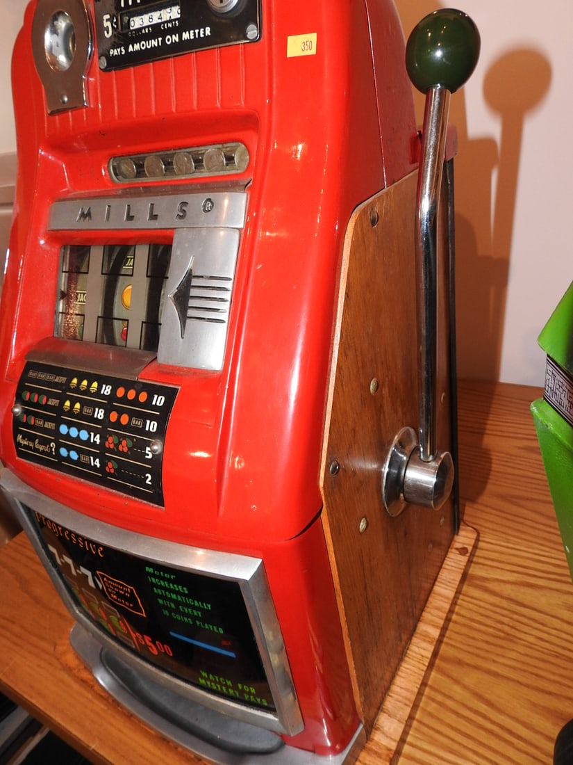 Mills Nickel Slot Machine on Oak Base - 3