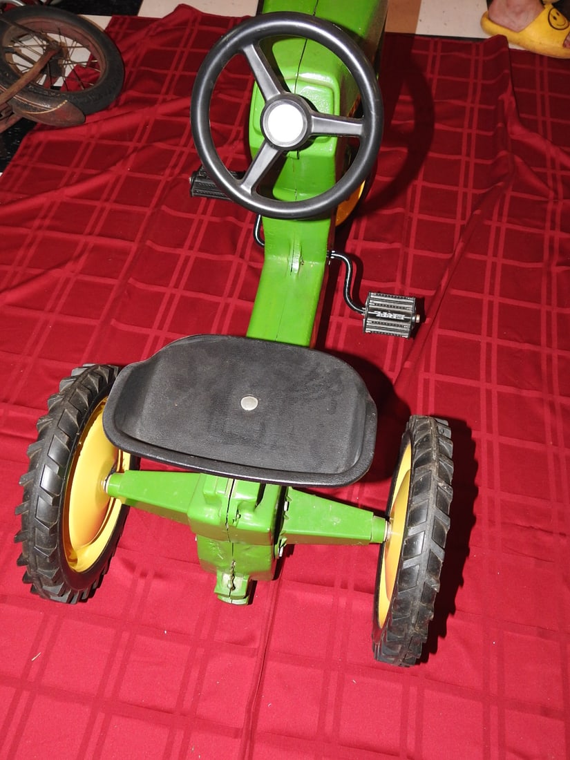 John Deere Ernst Co. Pedal Tractor - 5