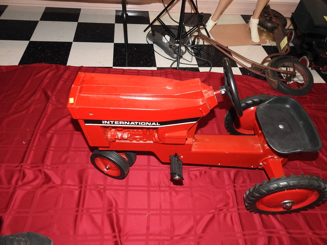 International Harvester Pedal Tractor - 3
