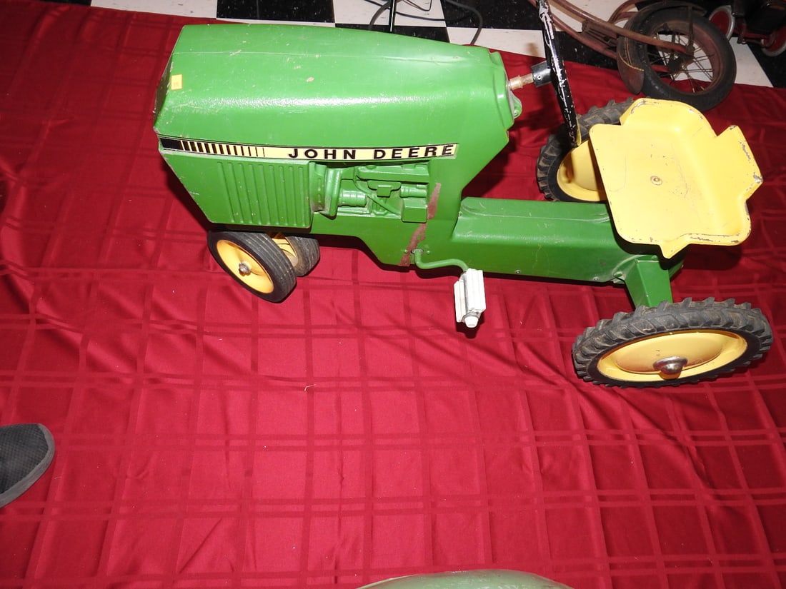 Vintage John Deere Pedal Tractor - 3