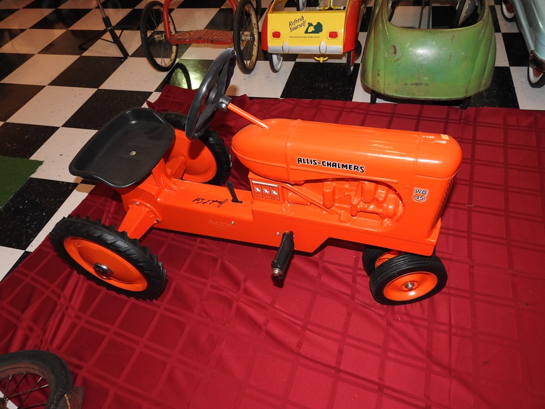 Signed Ertl Allis-Chalmers WD-45 Pedal Tractor (1 of 10)