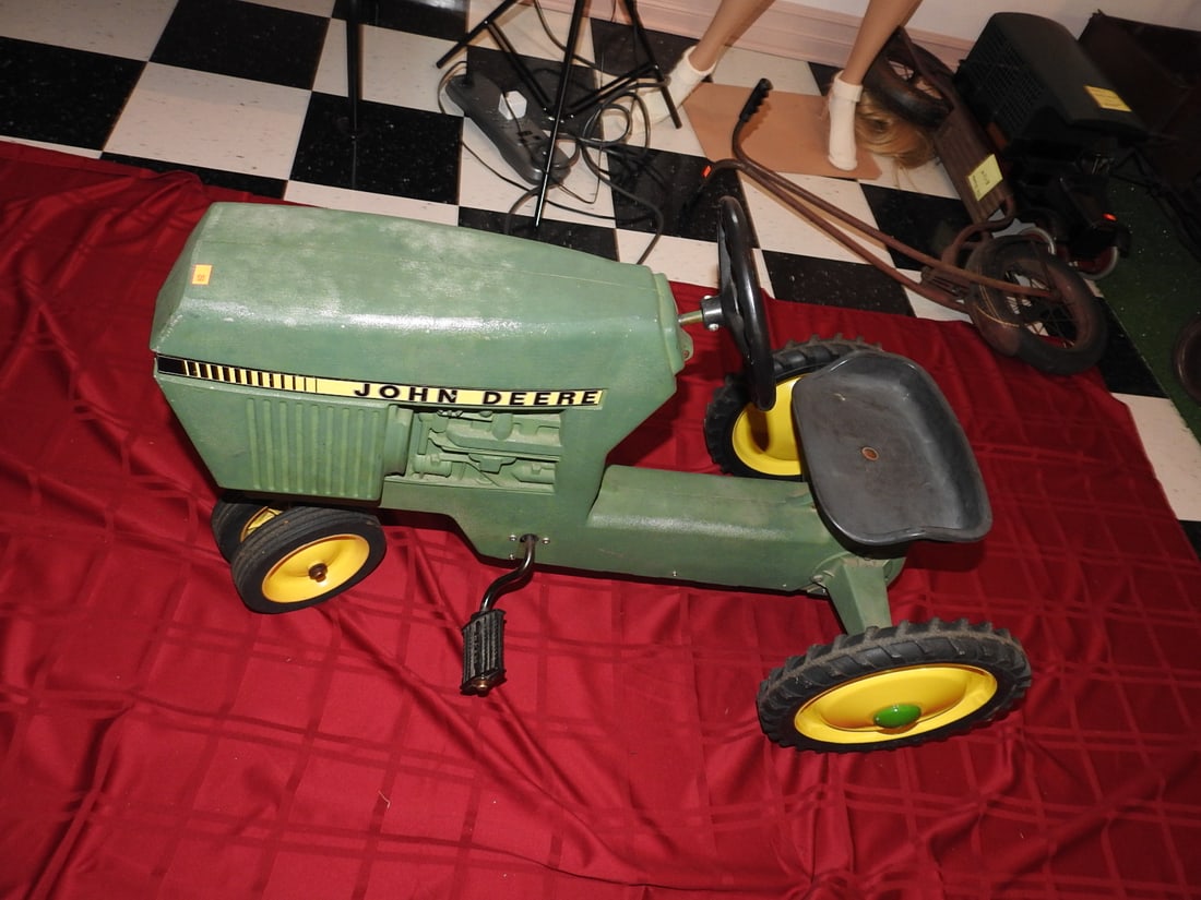 Vintage John Deere Pedal Tractor - 3