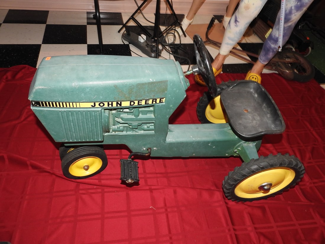 Vintage John Deere Pedal Tractor - 3