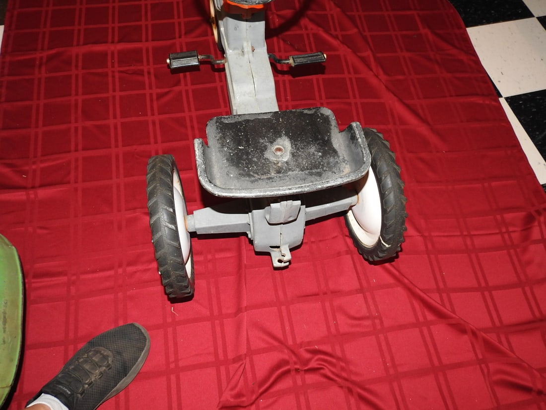 Allis-Chalmers AC-7020 Pedal Tractor, Broken Hitch - 7