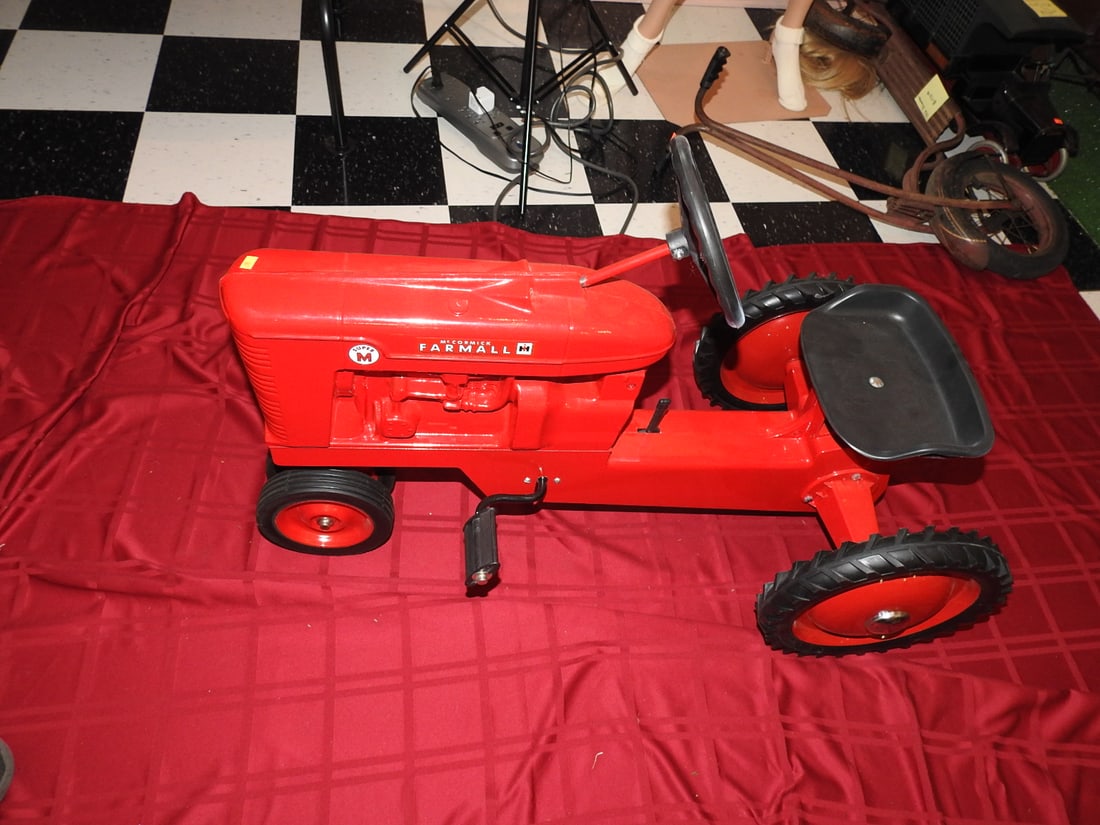 Reproduced McCormick Farmall Super M Pedal Tractor - 3