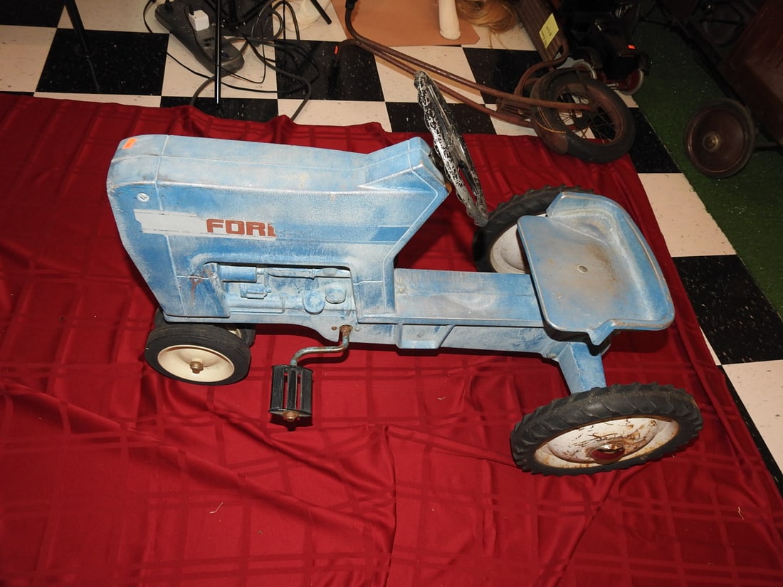 Ford 8000 Pedal Tractor - 3