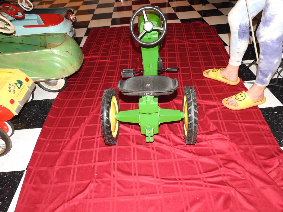 Vintage John Deere Pedal Tractor - 5