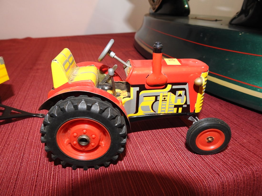 Vintage Wind-Up Tin Tractor with Trailer - 2