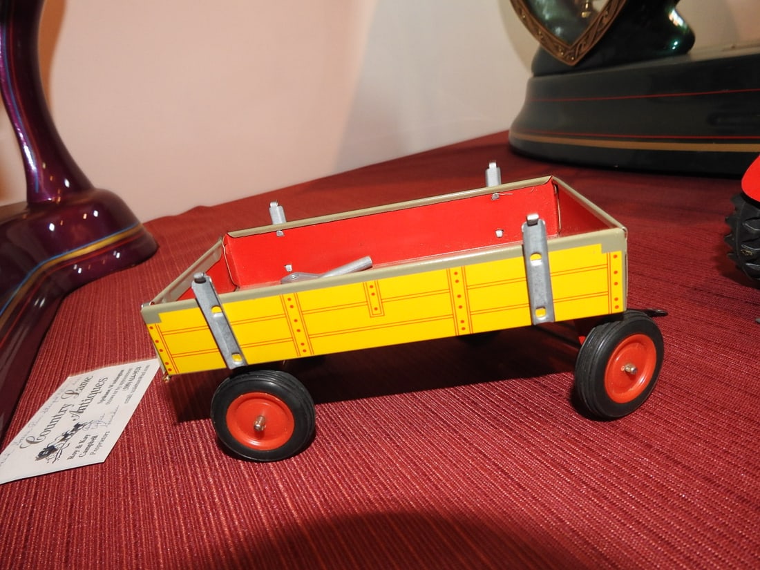 Vintage Wind-Up Tin Tractor with Trailer - 3