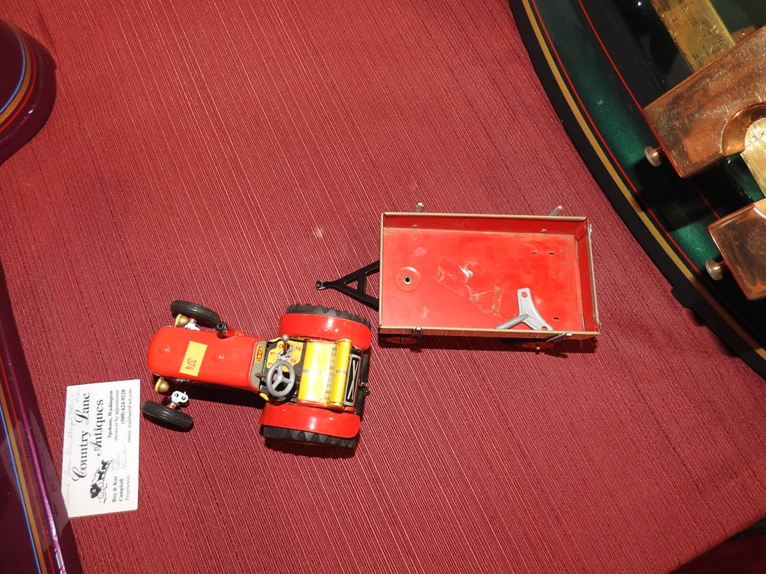 Vintage Wind-Up Tin Tractor with Trailer - 6