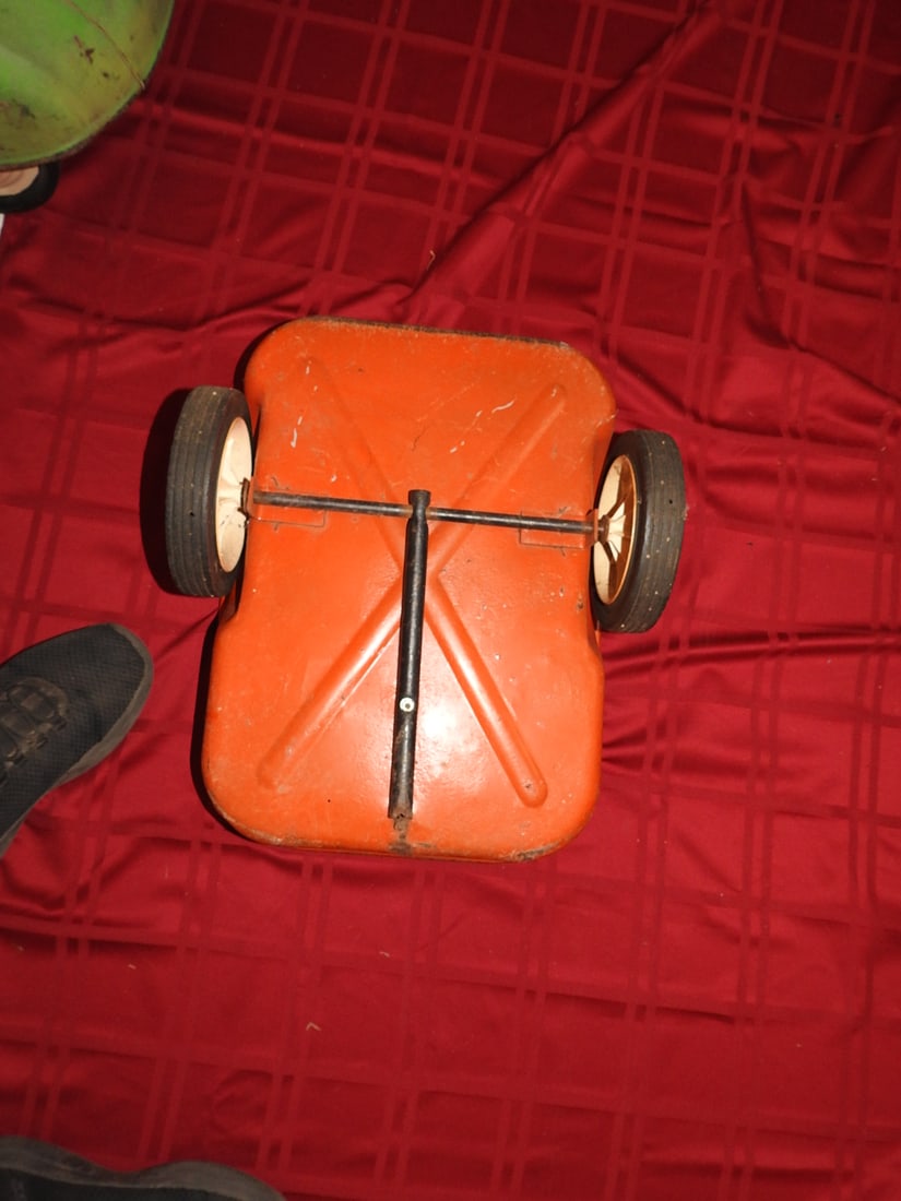 Vintage Orange Trailer, Broken Hitch - 6