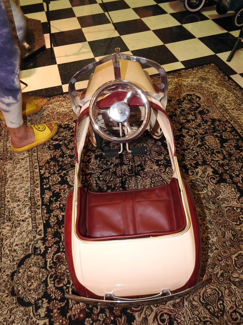 1939 Dodge Steelcraft M10 Pedal Car - 6