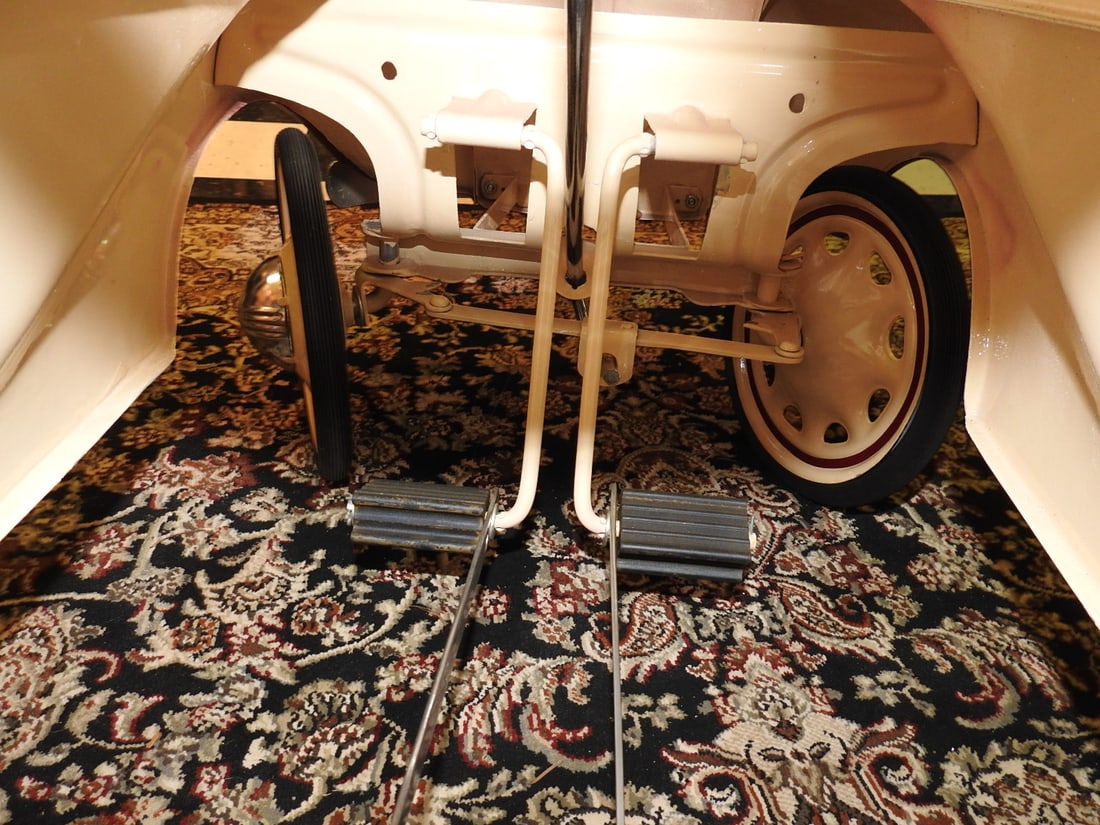 1939 Dodge Steelcraft M10 Pedal Car - 8