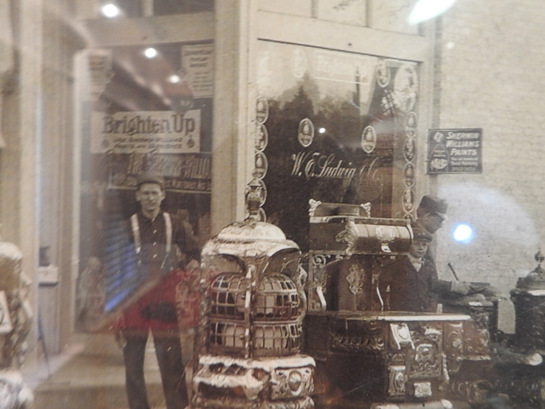 Framed Vintage Storefront Photograph - 5