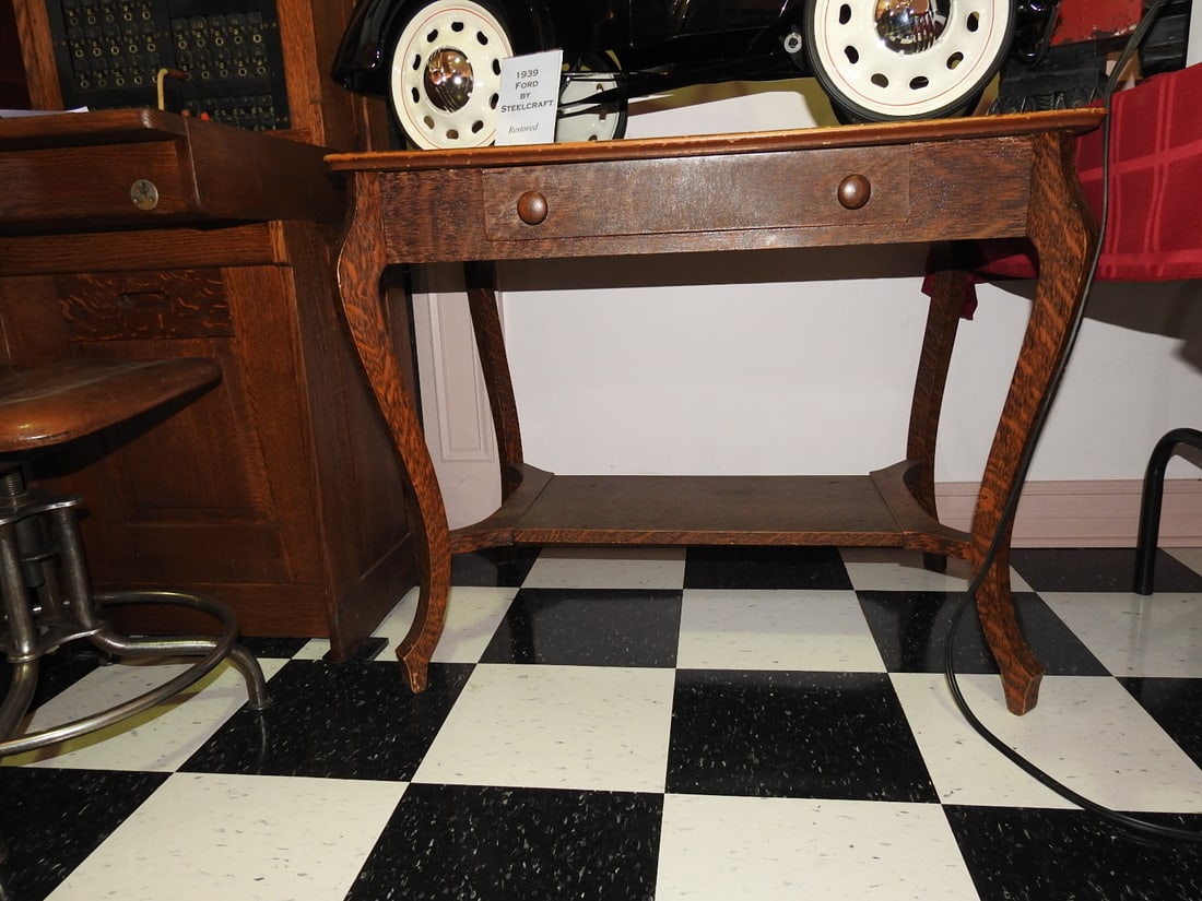 Antique Oak Entry Desk - 2
