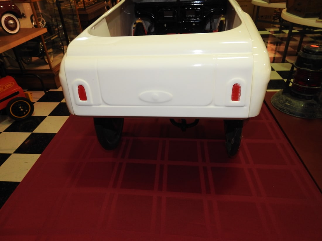 Restored 1938-39 Lincoln Murray Steelcraft Pedal Car - 4
