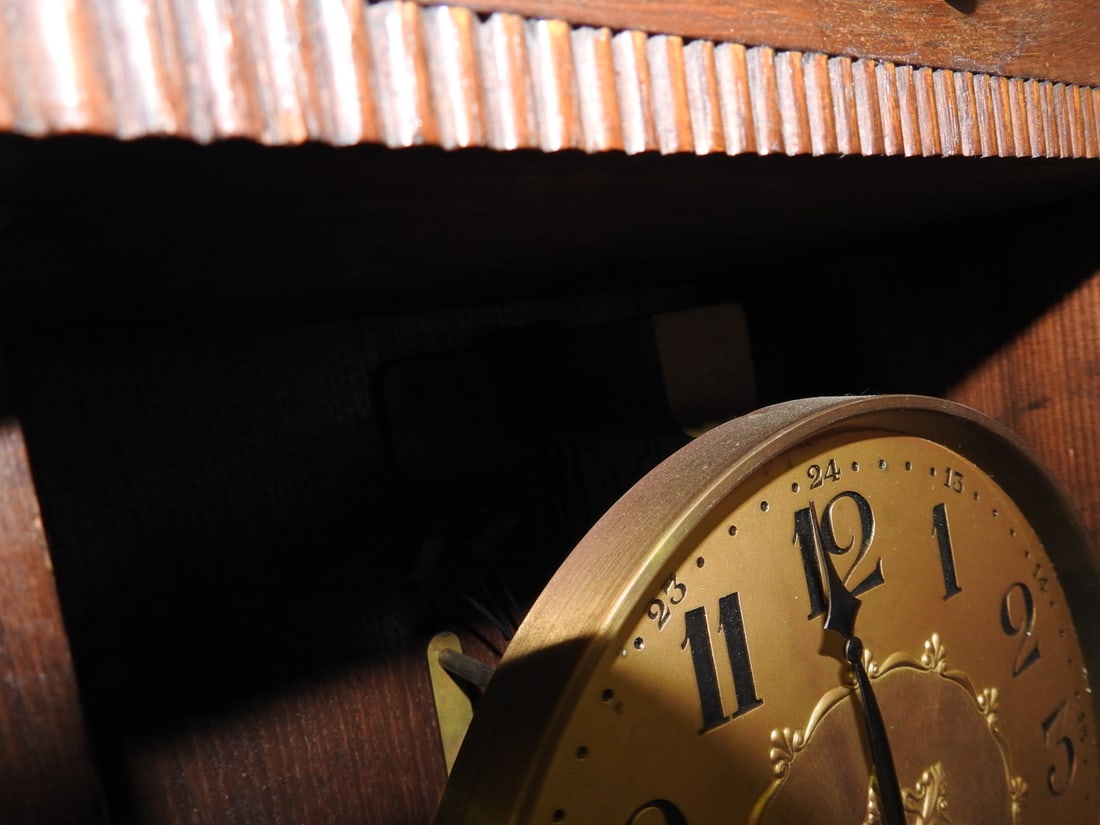 German Wall Clock with Cut Glass - 7