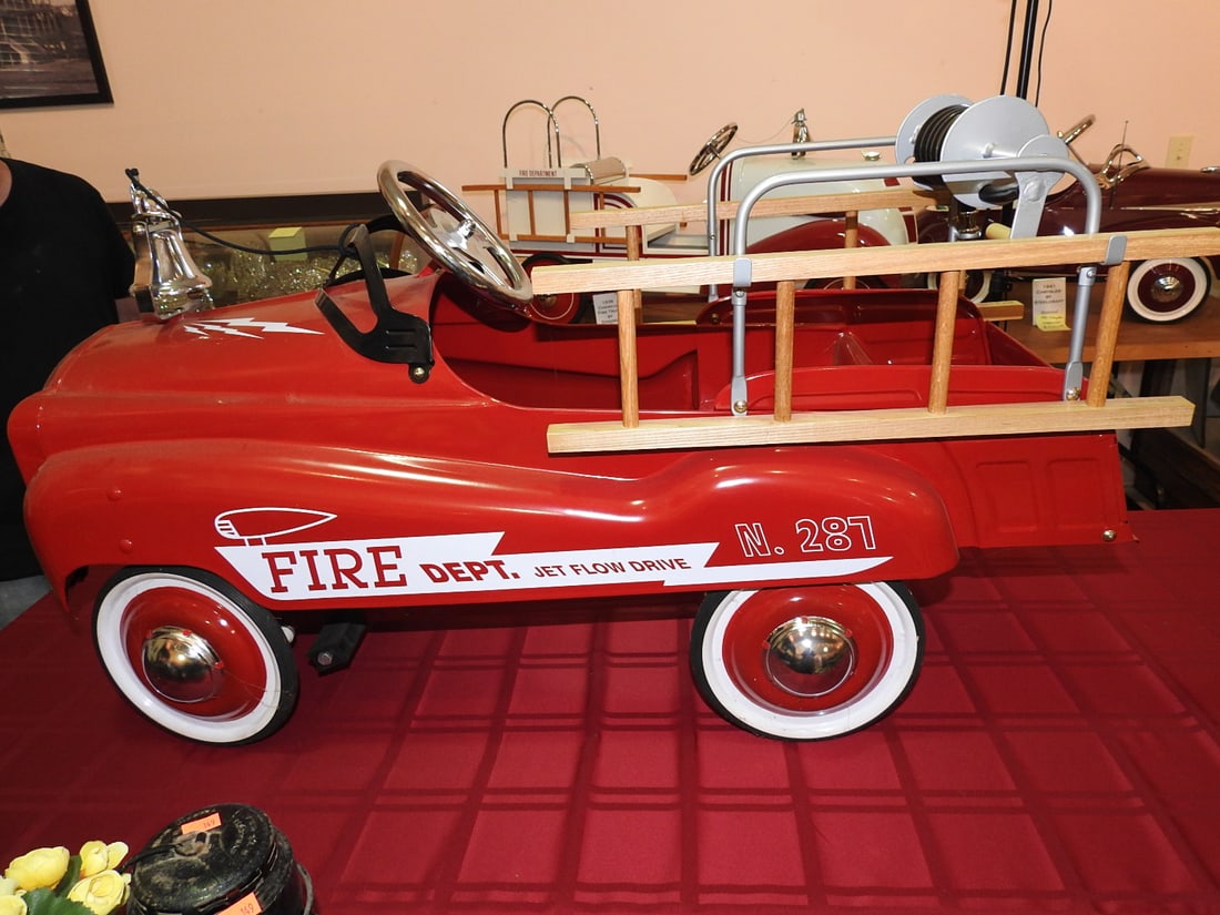 New Burns Novelty Fire Dept Jet Flow Drive Pedal Car - 5