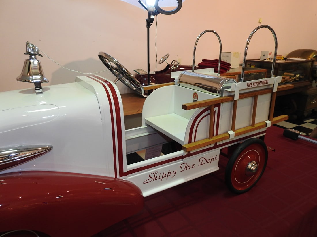 Restored 1936 Gendron Chemical Fire Truck Pedal Car - 5