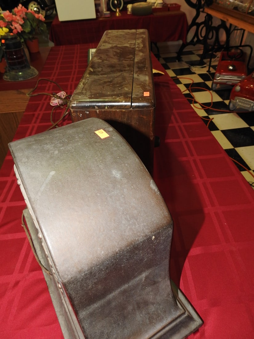 1928 RCA Radio with Speaker - 10