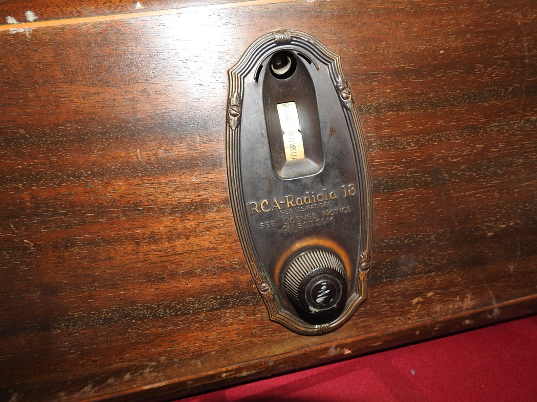 1928 RCA Radio with Speaker - 2