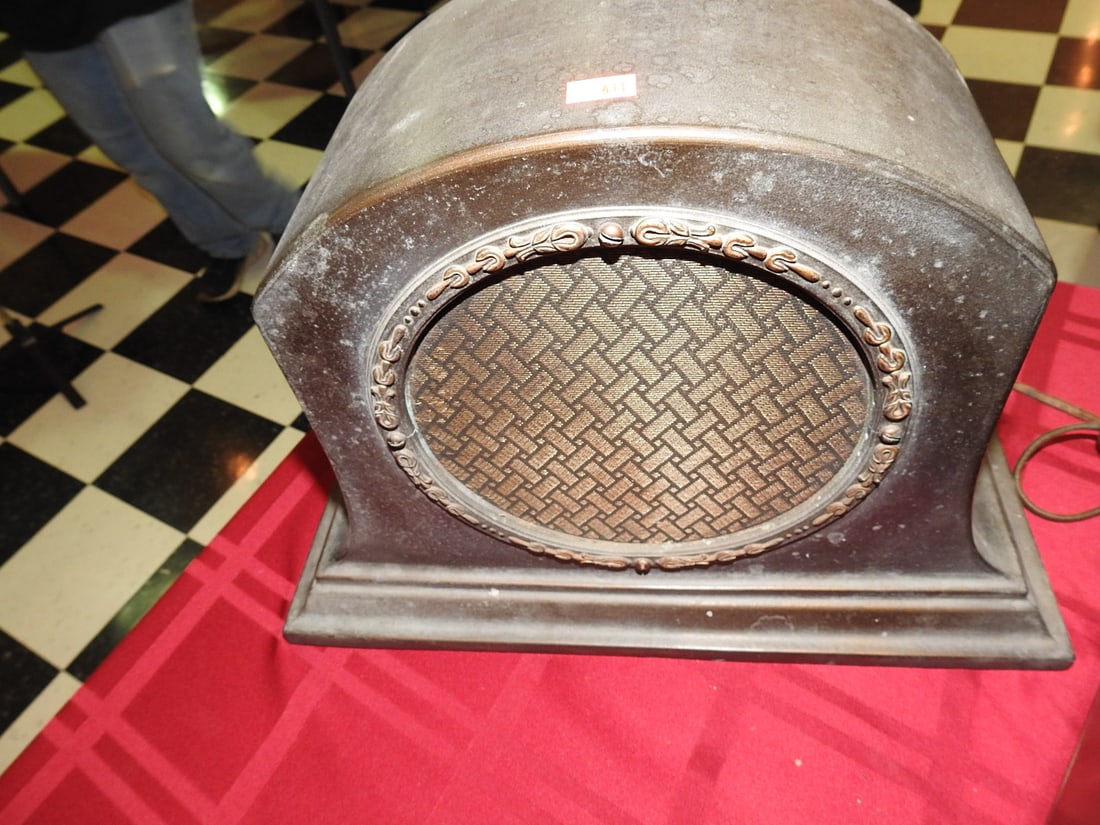 1928 RCA Radio with Speaker - 9