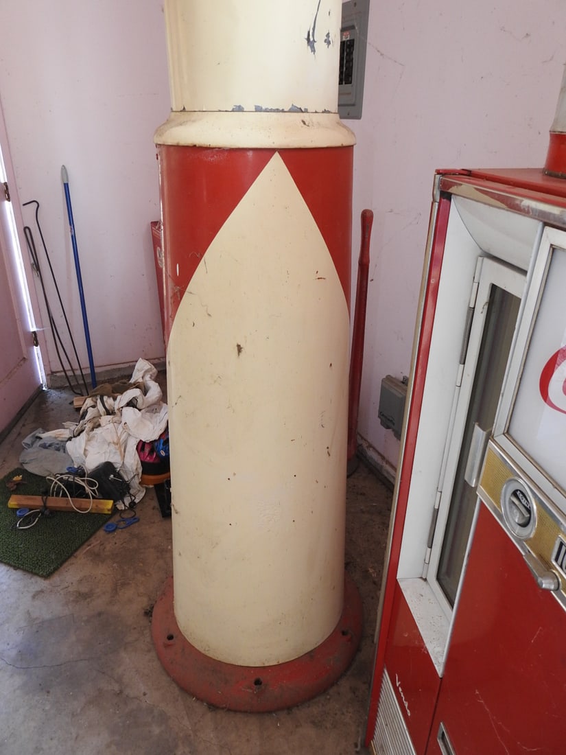 Vintage Keesee Model 107A Roar with Gilmore Gas Pump - 11