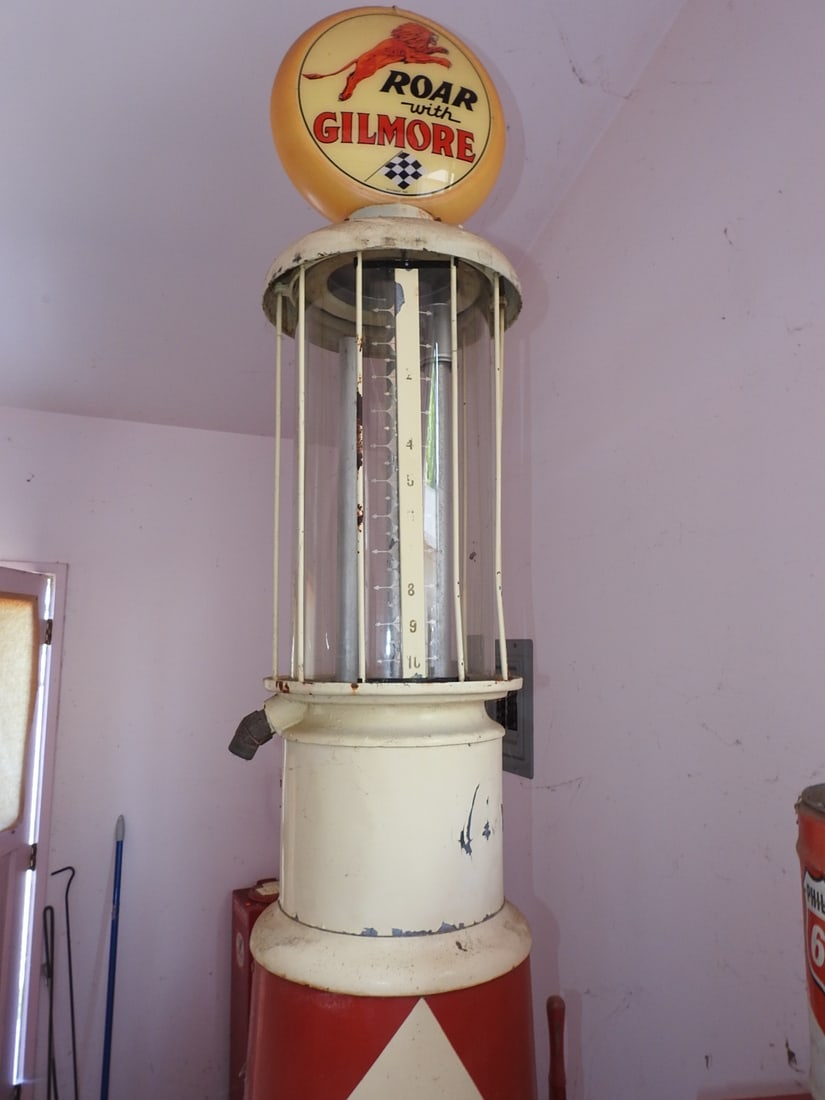 Vintage Keesee Model 107A Roar with Gilmore Gas Pump - 12