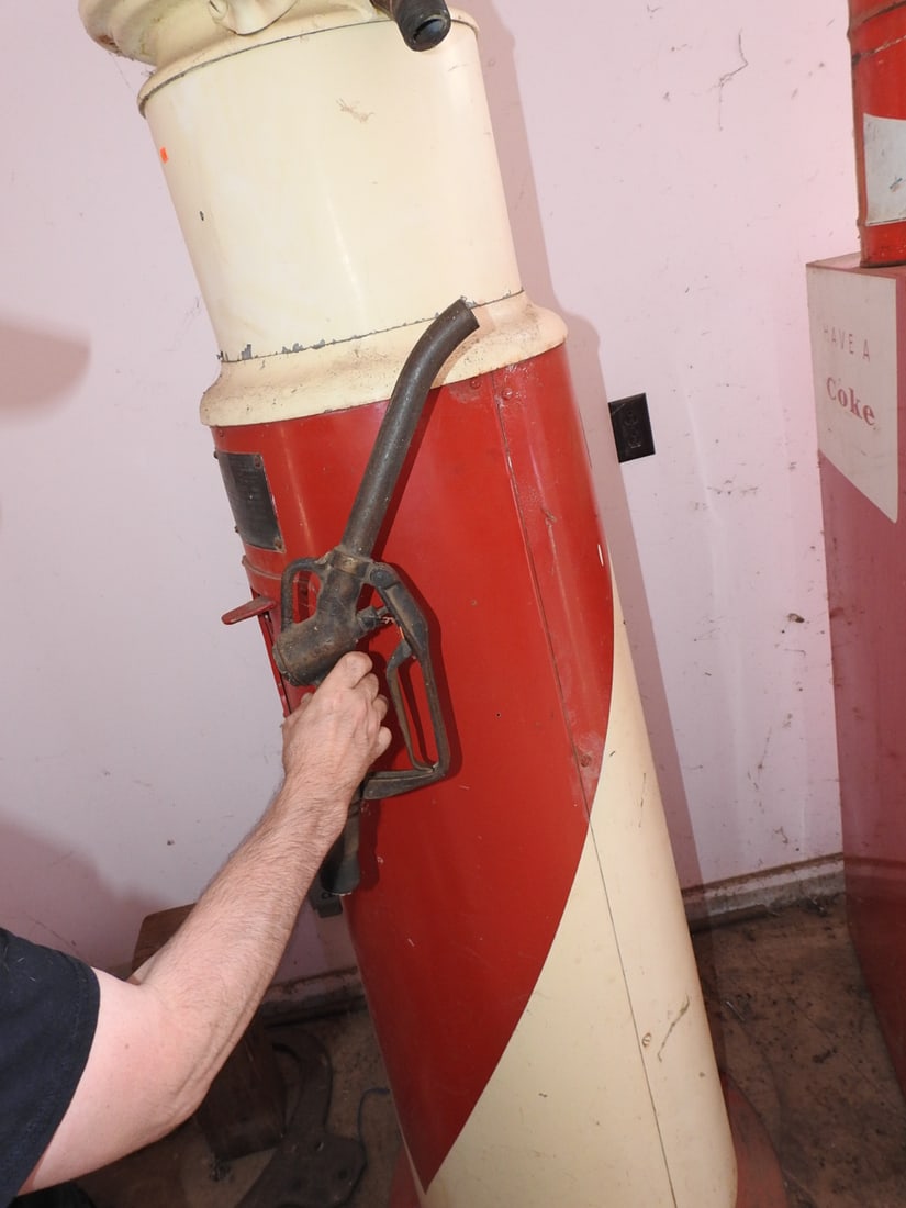 Vintage Keesee Model 107A Roar with Gilmore Gas Pump - 13