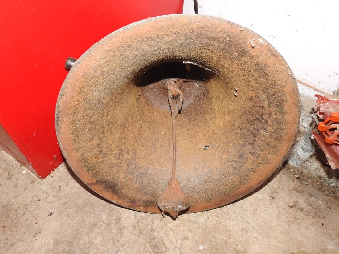 Sears Roebuck Cast Iron Farm Bell - 6