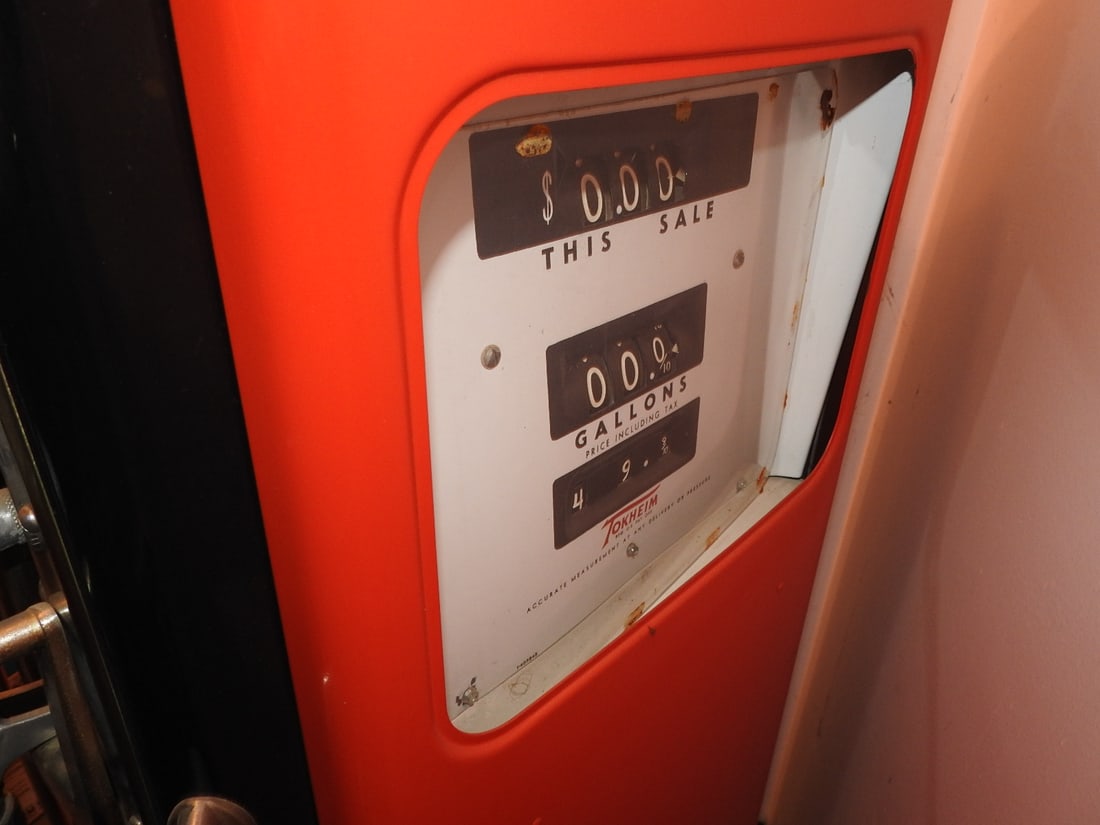 Early 1940s Tokheim Signal Gas Pump - 11