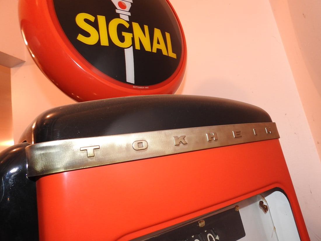 Early 1940s Tokheim Signal Gas Pump - 13