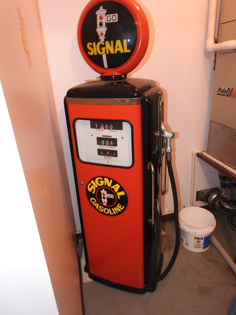 Early 1940s Tokheim Signal Gas Pump - 15