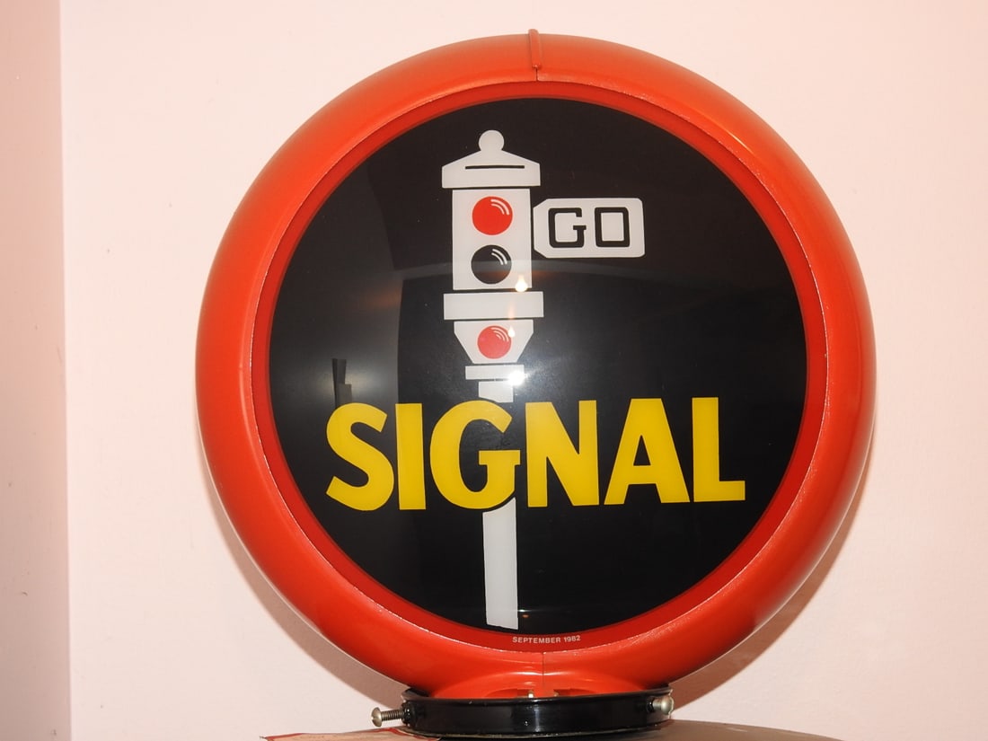 Early 1940s Tokheim Signal Gas Pump - 3